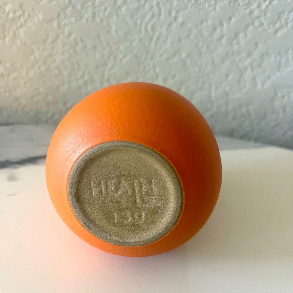 Heath Ceramics Bud Vase in terracotta color, Like New!. Condition is pre-loved.